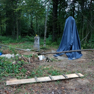 lipie7 Lipie, cmentarz podczas remontu - obóz Magurycza, 08.2017 (foto: P. Szechyński)