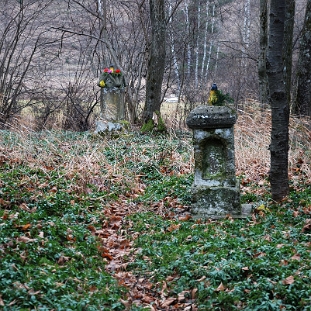 preluki2009a Prełuki, nagrobki na cmentarzu grzebalnym, 2009 (foto: P. Szechyński)