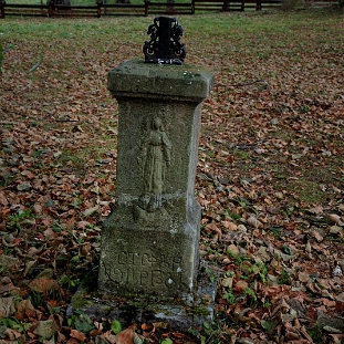 smoniks3 Smolnik nad Sanem, cmentarz, z datą 1911, 2013 (foto: P. Szechyński)