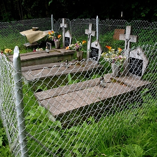 191229tyskowa9 Cmentarz Tyskowa, groby Budzińskich, 2016 (foto: P. Szechyński)