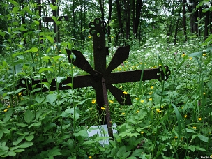 Jaworzec i Łuh, cmentarze i miejsca po cerkwiach