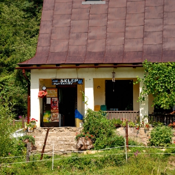 balnica2012c Balnica, jedyny zamieszkały budynek, stacja kolejki wąskotorowej, 2012 (foto: P. Szechyński)