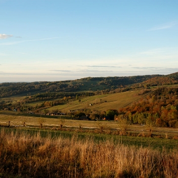 przelecz2013c Przełęcz nad Stężnicą, widok na Stężnicę (foto: P. Szechyński)