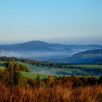 przelecz2014d Przełęcz nad Stężnicą, widok w kierunku Stężnicy i Baligrodu (foto: P. Szechyński)