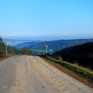 radziejowa2014l Przełęcz nad Stężnicą, widok w kierunku Stężnicy i Baligrodu (foto: P. Szechyński)