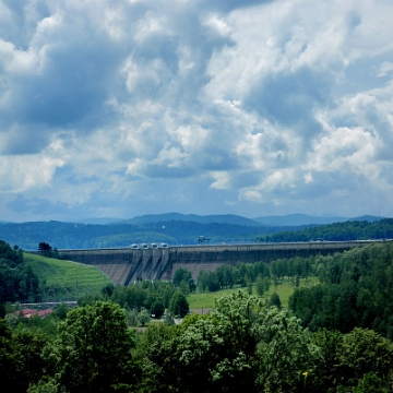 solina2020b Solina, zapora przed burzą, widok z Bóbrki (foto: P. Szechyński)