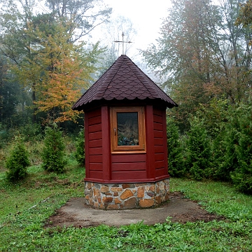 markow2 Współczesna kapliczka pod Markowską, przy drodze leśnej Baligród - Bereźnica Wyżna, 2014 (foto: Justyna Szechyńska)