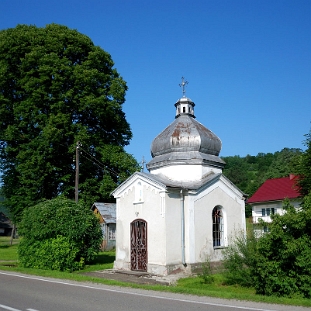 nowosiolki2010b Nowosiółki, kaplica zbudowana w roku 1912, jako greckokatolicka kaplica pw. św. Piotra i Pawła, 2010 (foto: P. Szechyński)