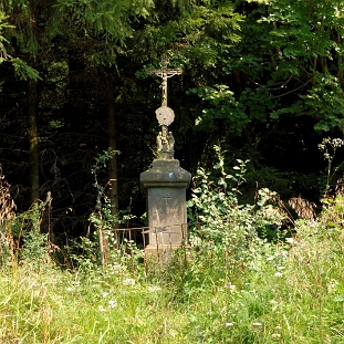 10292103d Balnica, krzyż przydrożny Uhali z 1898r., 2012 (foto: P. Szechyński)