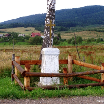 bystre2004a Lipie - Bystre, krzyż przydrożny, 2004 (foto: P. Szechyński)