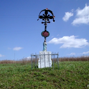 oslawica2003a Osławica, krzyż przydrożny, 2003 (foto: P. Szechyński)