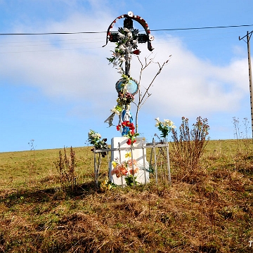 oslawica2009b Osławica, krzyż przydrożny, 2010 (foto: P. Szechyński)