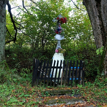 smolnik11a Smolnik n.Osławą, krzyż przydrożny z 1896 roku, 2014 (foto: P. Szechyński)