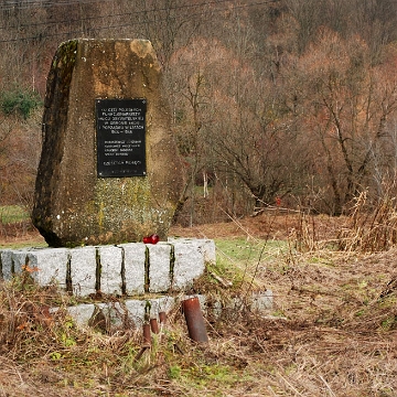 wolamichowa2009a Wola Michowa, pamięci funkcjonariuszy MO poległych w latach 1944-46, obecnie nie istnieje, 2009 (foto: P. Szechyński)