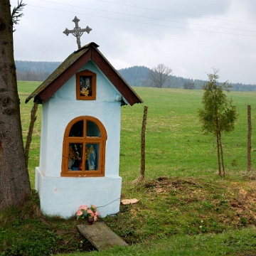 kalnica2010a Kalnica, kapliczka, wiosna 2010 (fot. P. Szechyński)