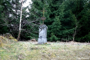 bukowiec2014a Bukowiec, krzyż przydrożny obok obecnego parkingu, 2014 (foto: P. Szechyński)