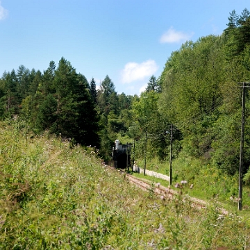 lupkow2010l Łupków, dawna komora celna - widok z okna na tunel, 2010 (foto: P. Szechyński)