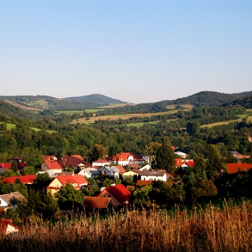 baligrod2018j Baligród, widok od cmentarza żydowskiego, 2018 (foto: P. Szechyński)