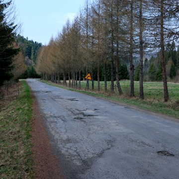 muczne2014d Muczne, wyjazd w kierunku Stuposian przed remontem drogi, 2014 (foto: P. Szechyński)