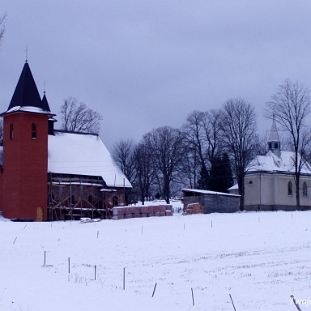 terka2009c Terka, nowy i stary kościół, zima 2009 (foto: P. Szechyński)