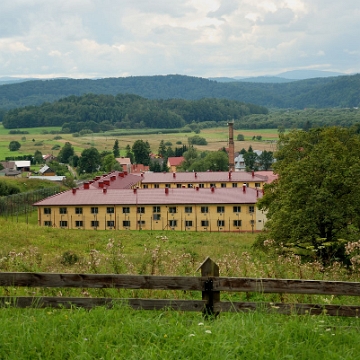 uherce2010a Uherce, widok na Zakład Karny, 2010 (foto: P. Szechyński)