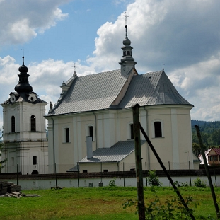 uherce2010d Uherce, barokowy kościół parafialny z 1757r., lato 2010 (foto: P. Szechyński)