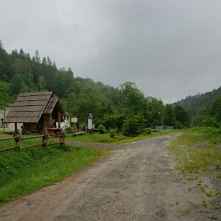 suche2020c Suche Rzeki, punkt kasowy - szlak na Przełęcz Orłowicza, 2020 (foto: P. Szechyński)