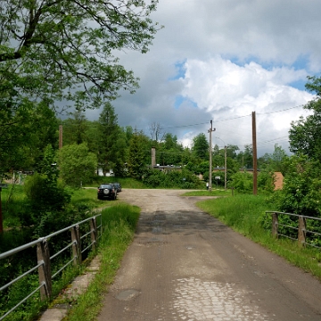 zatwarnica2020d Zatwarnica, skrzyżowanie drogi na Hylaty z drogą na Suche Rzeki, 2020 (foto: P. Szechyński)