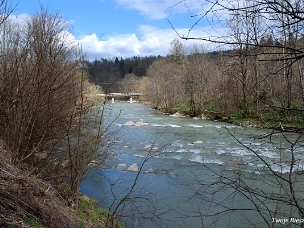 Prełuki wieś w dolinie Osławy u podnóża pasma Wysokiego Działu, pomiędzy Rzepedzią a Duszatynem