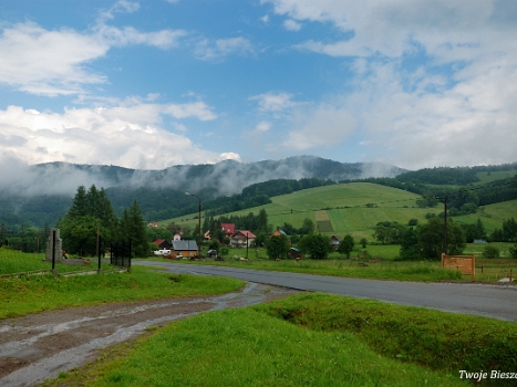 Terka wieś w dolinie Solinki, między Cisną a Bukowcem