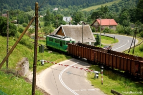 komancza2010m Komańcza, przejazd kolejowy obok cmentarza, 2010 (foto: P. Szechyński)