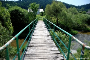 komancza2019h Komańcza, kładka nad Osławicą, 2019 (foto: P. Szechyński)