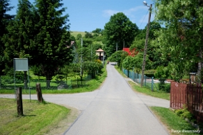 komancza2019m Komańcza, na wprost dolna nastawnia kolejowa, 2019 (foto: P. Szechyński)