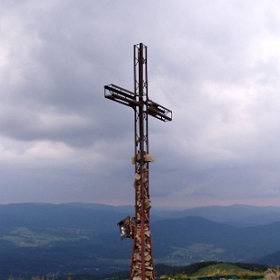 wetlinska2005d Smerek, krzyż na szczycie w roku 2005 (foto: P. Szechyński)
