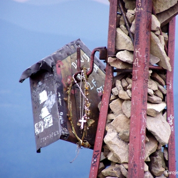 wetlinska2005e Smerek, krzyż na szczycie w roku 2005 (foto: P. Szechyński)