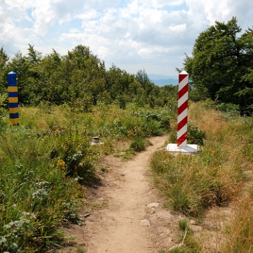 riaba2012z7 Krzemieniec, szlak w stronę Wielkiej Rawki (foto: P. Szechyński)