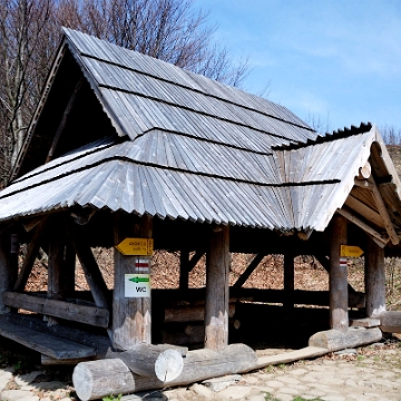 halicz2014a Przełęcz Bukowska, wiata BdPN w roku 2014 (foto: P. Szechyński)