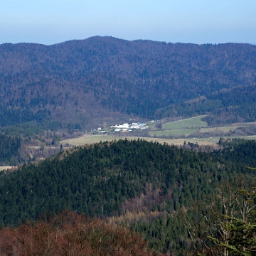 jaworne2014e Jaworne, widok na Jabłonki z odcinka między szczytem a przełęczą pod Jawornem (foto: P. Szechyński)