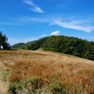 Jasło i Okrąglik Jasło wraz z Okrąglikiem, zdjęcia ze szlaków a także Przełęcz nad Roztokami