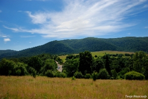 rawki2016a Przełęcz Wyzniańska, w głębi Mała Rawka i Dział (foto: P. Szechyński)