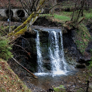 wetlina2014c Wetlina, siklawa Ostrowskich, wiosna (foto: P. Szechyński)