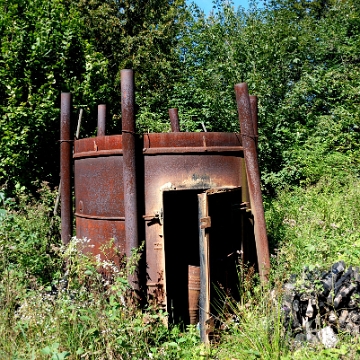 tworylne2016c Przy drodze Studenne - Zatwarnica, retorta, wypał węgla, 2016 (foto: P. Szechyński)