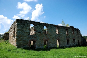 zagorz2010z7 Zagórz, ruiny klasztoru, foresteria, obecnie odbudowane, 2010 (foto: P. Szechyński)