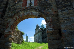 zagorz2010z8 Zagórz, ruiny klasztoru, 2010 (foto: P. Szechyński)