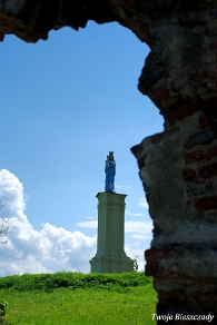 zagorz2010z9 Zagórz, ruiny klasztoru, 2010 (foto: P. Szechyński)