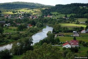 zagorz2017i Zagórz, ruiny klasztoru, widok z wieży na Osławę, 2017 (foto: P. Szechyński)