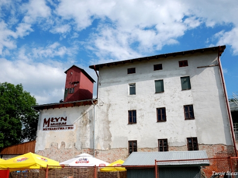 Muzeum Młynarstwa i Wsi znajdujące się w Ustrzykach Dolnych muzeum, prezentuje eksponaty związane z dawnym młynarstwem, m.in. maszyny oraz...