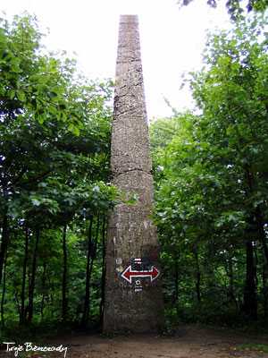 Szczyt Chryszczatej - obelisk