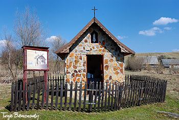 kapliczka w Czarnej