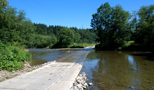 Bród na drodze Mików - Duszatyn